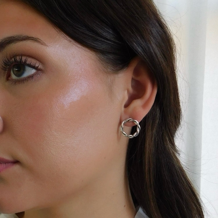 Circle Twist Stud Earrings | Medium