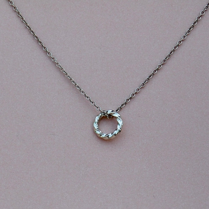 Una Square Twisted Circle Necklace