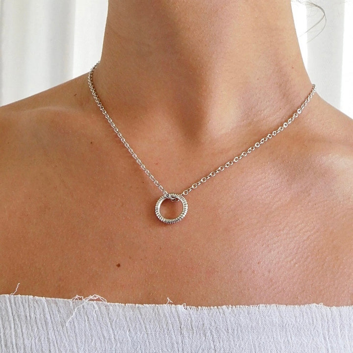 Una Texture Circle Necklace